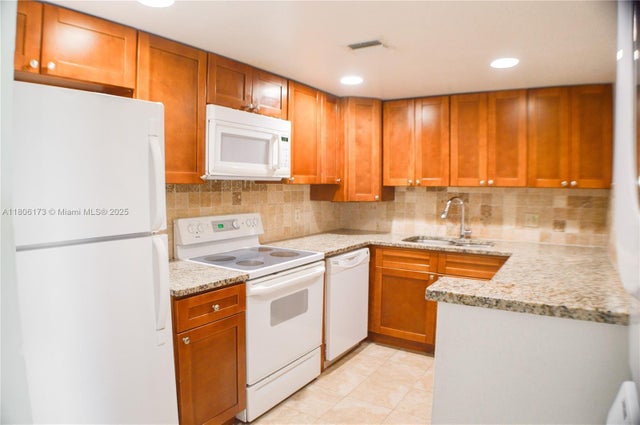1 of 33 - 733 Se 1st Way 206, Deerfield Beach, FL