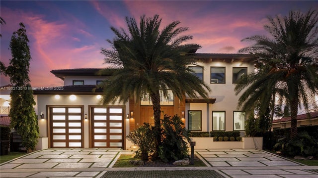 4 of 43 - 12880 N Bayshore Dr, North Miami, FL