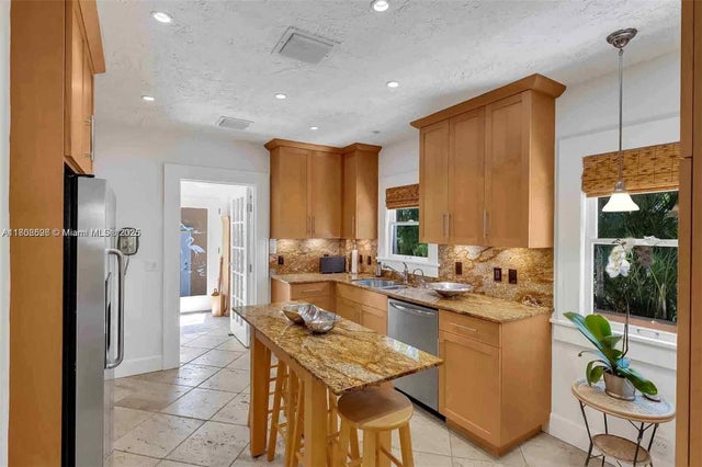 1 of 52 - 136 Ne 101st St, Miami Shores, FL
