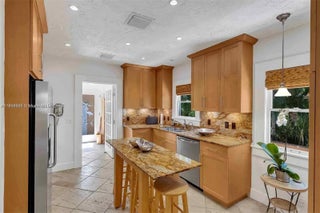 Photo of Listing #A11808696