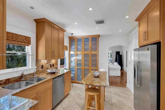 2 of 52 - 136 Ne 101st St, Miami Shores, FL