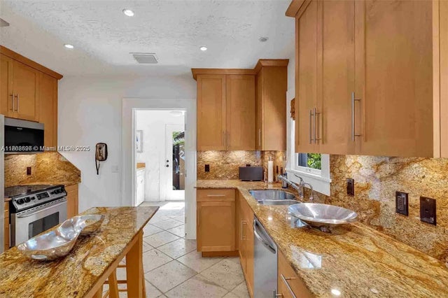 5 of 52 - 136 Ne 101st St, Miami Shores, FL