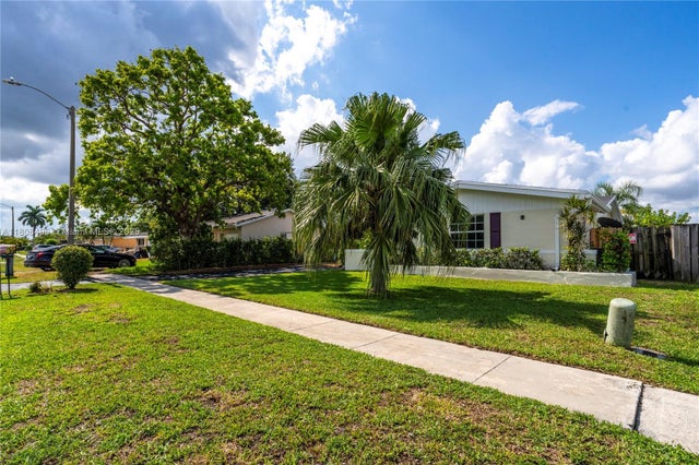 4 of 40 - 9362 Nw 24th Pl, Sunrise, FL