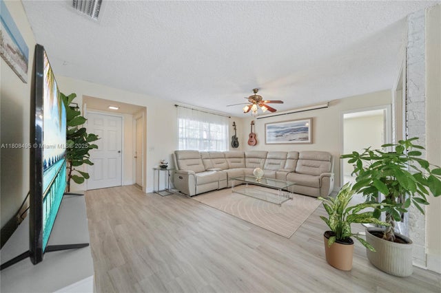 5 of 40 - 9362 Nw 24th Pl, Sunrise, FL