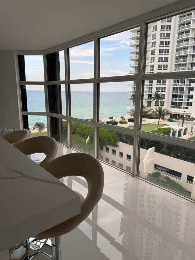 5 of 26 - 6423 Collins Ave 1001, Miami Beach, FL