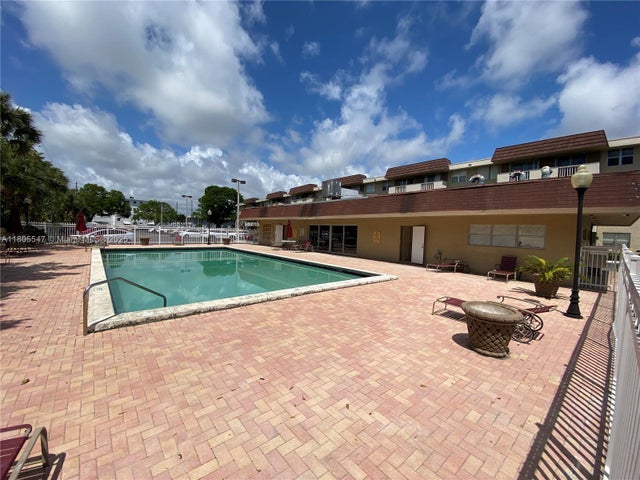 4 of 17 - 1800 Sans Souci Blvd 119, North Miami, FL