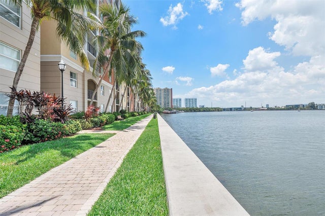 3 of 40 - 17150 N Bay Rd 2619, Sunny Isles Beach, FL