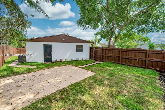 3 of 18 - 2447 Fletcher St, Hollywood, FL