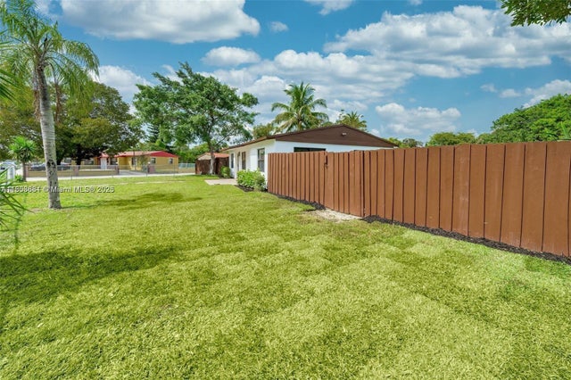 4 of 18 - 2447 Fletcher St, Hollywood, FL