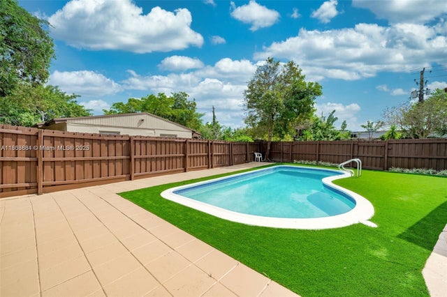 5 of 18 - 2447 Fletcher St, Hollywood, FL