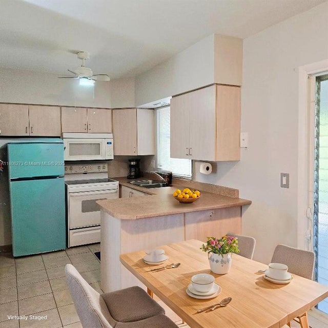 2 of 9 - 2222 Taylor St 8, Hollywood, FL