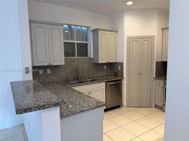 4 of 22 - 9058 Sw 161st Ter, Palmetto Bay, FL