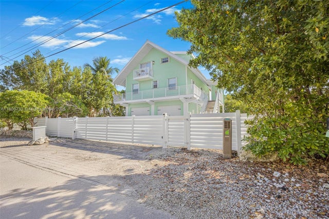 1 of 69 - 41 Mutiny Pl, Key Largo, FL