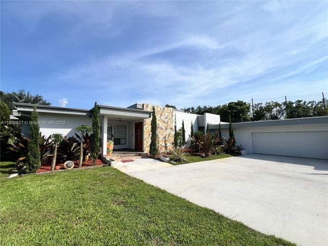 4 of 62 - 3210 E Medinah Cir E, Lake Worth, FL