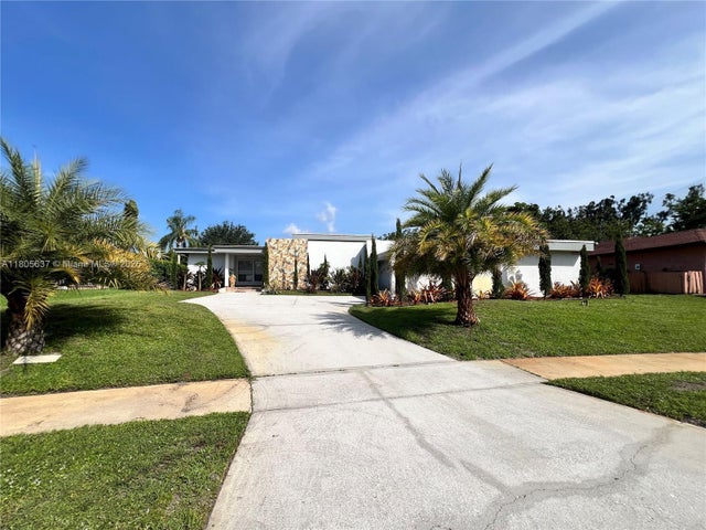 5 of 62 - 3210 E Medinah Cir E, Lake Worth, FL