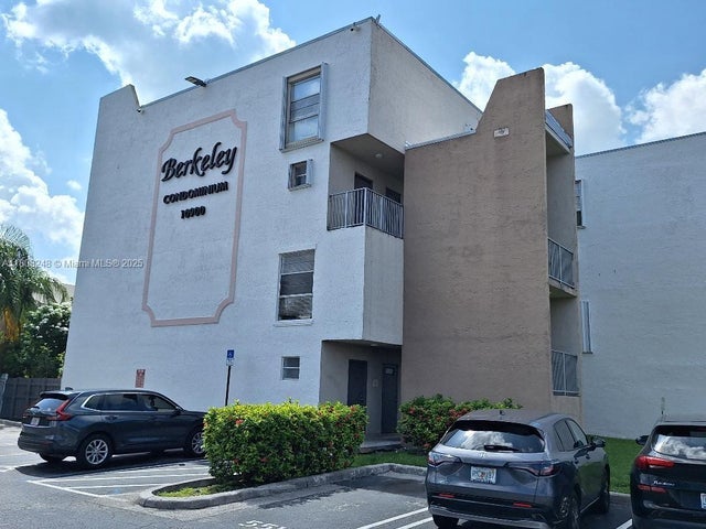 1 of 44 - 10900 Sw 104th St 121, Miami, FL