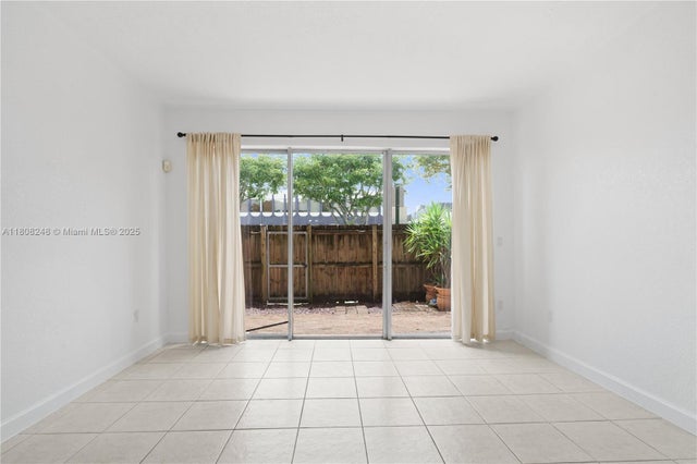 4 of 44 - 10900 Sw 104th St 121, Miami, FL