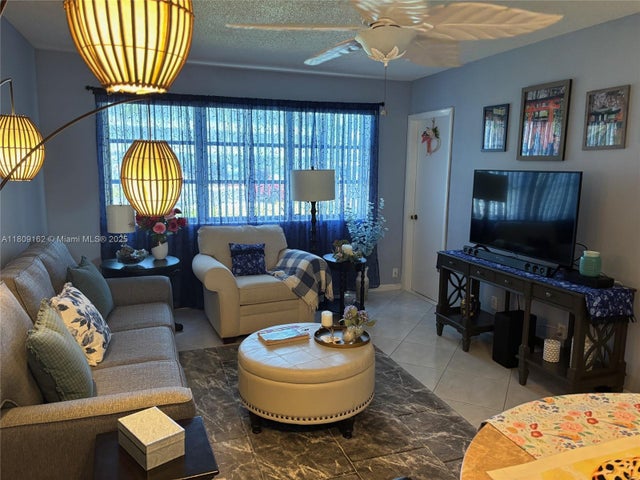 2 of 9 - 2223 Park Ln 102, Hollywood, FL