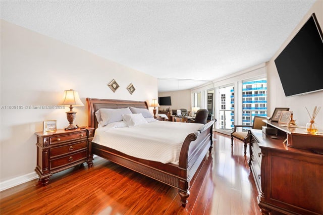 4 of 54 - 16445 Collins Ave 2226, Sunny Isles Beach, FL