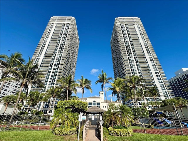 1 of 25 - 4779 Collins Ave 2106, Miami Beach, FL