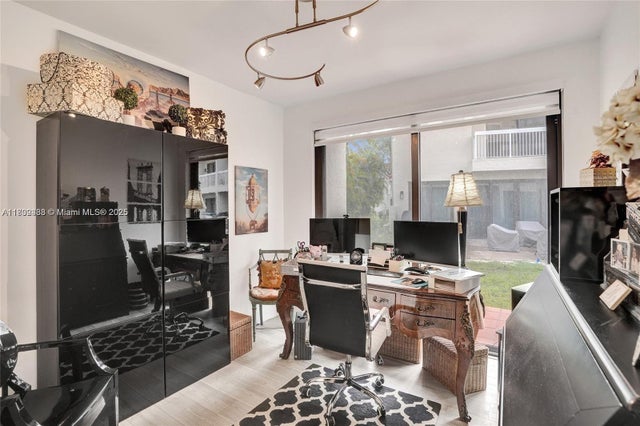 2 of 50 - 21388 Marina Cove Cir 13-g, Aventura, FL