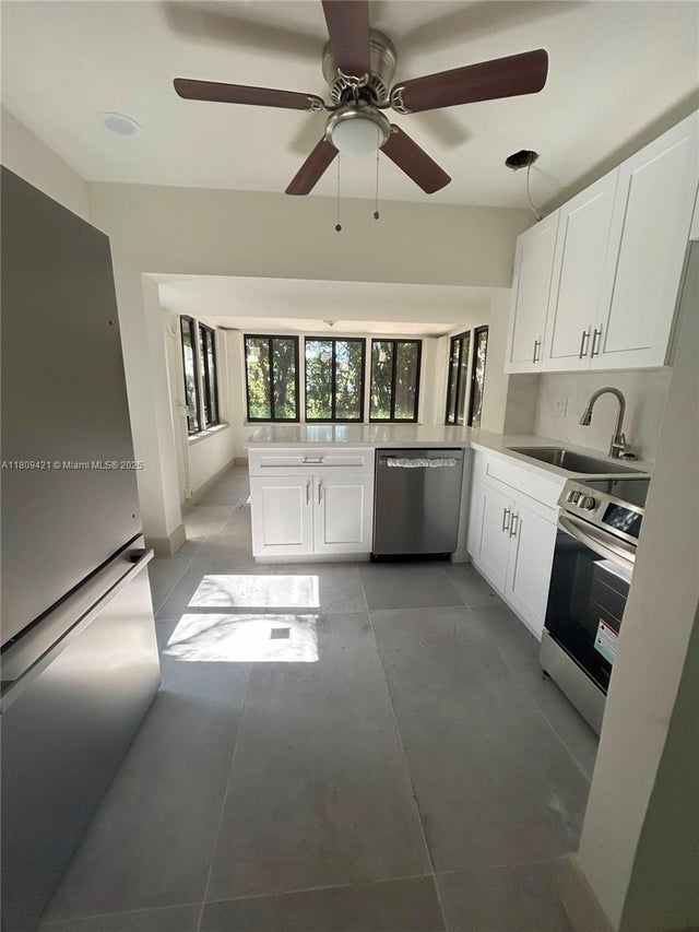 1 of 19 - 421 Sw 11th St, Fort Lauderdale, FL