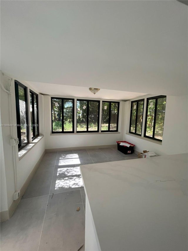 3 of 19 - 421 Sw 11th St, Fort Lauderdale, FL
