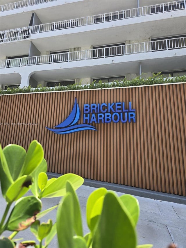 2 of 33 - 200 Se 15th Rd 6b, Miami, FL