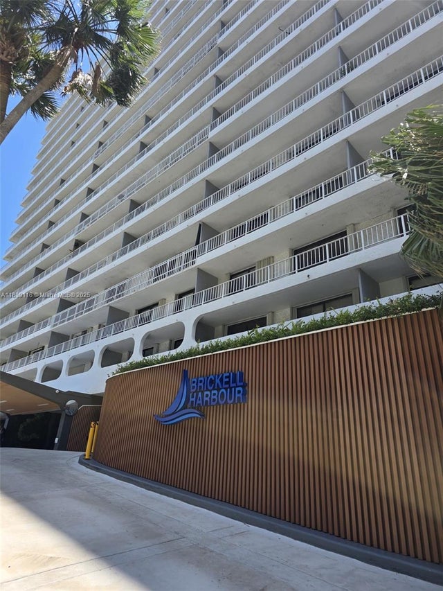 3 of 33 - 200 Se 15th Rd 6b, Miami, FL