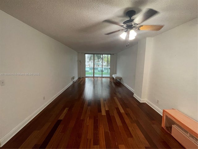 5 of 10 - 19390 Collins Ave 122, Sunny Isles Beach, FL