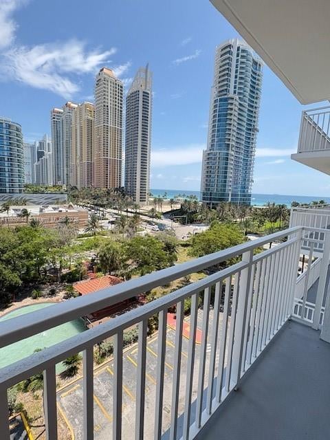 1 of 25 - 210 174th St 818, Sunny Isles Beach, FL