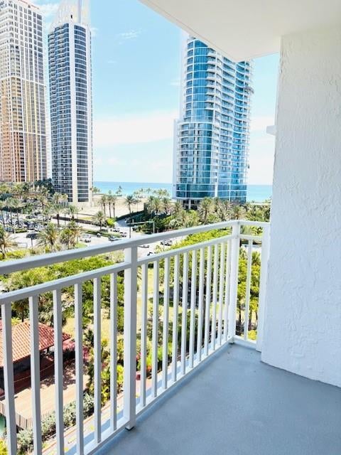 2 of 25 - 210 174th St 818, Sunny Isles Beach, FL