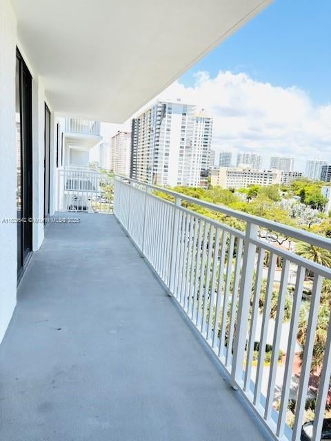 3 of 25 - 210 174th St 818, Sunny Isles Beach, FL