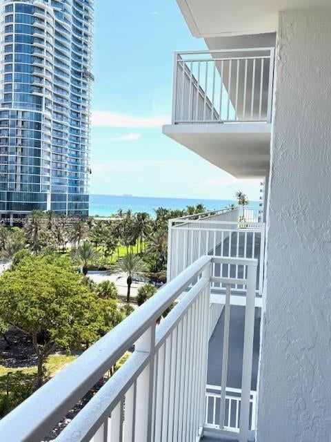 5 of 25 - 210 174th St 818, Sunny Isles Beach, FL
