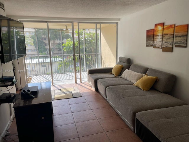 1 of 29 - 1770 Ne 191st St 316-1, Miami, FL