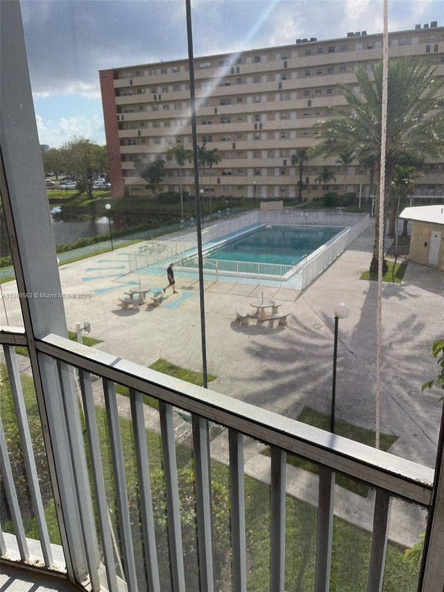 4 of 29 - 1770 Ne 191st St 316-1, Miami, FL