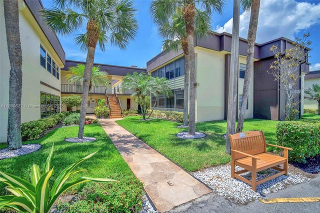 1 of 18 - 203 E Capri E, Delray Beach, FL