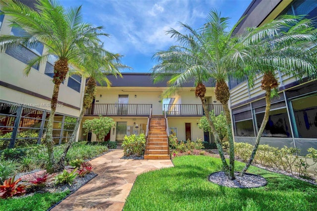 2 of 18 - 203 E Capri E, Delray Beach, FL