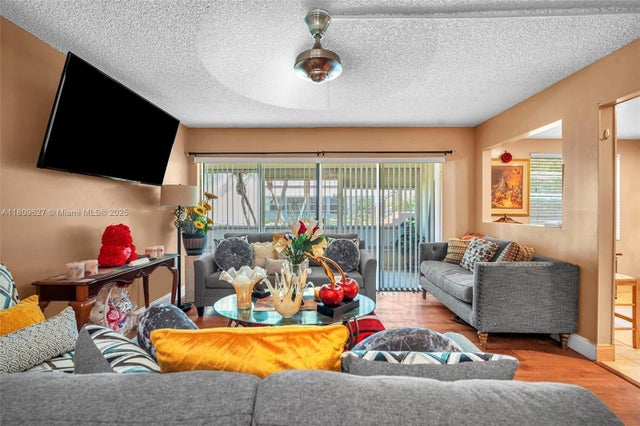 3 of 18 - 203 E Capri E, Delray Beach, FL