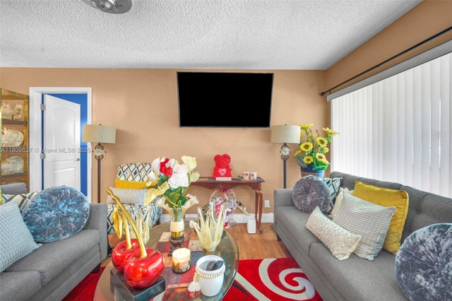 4 of 18 - 203 E Capri E, Delray Beach, FL