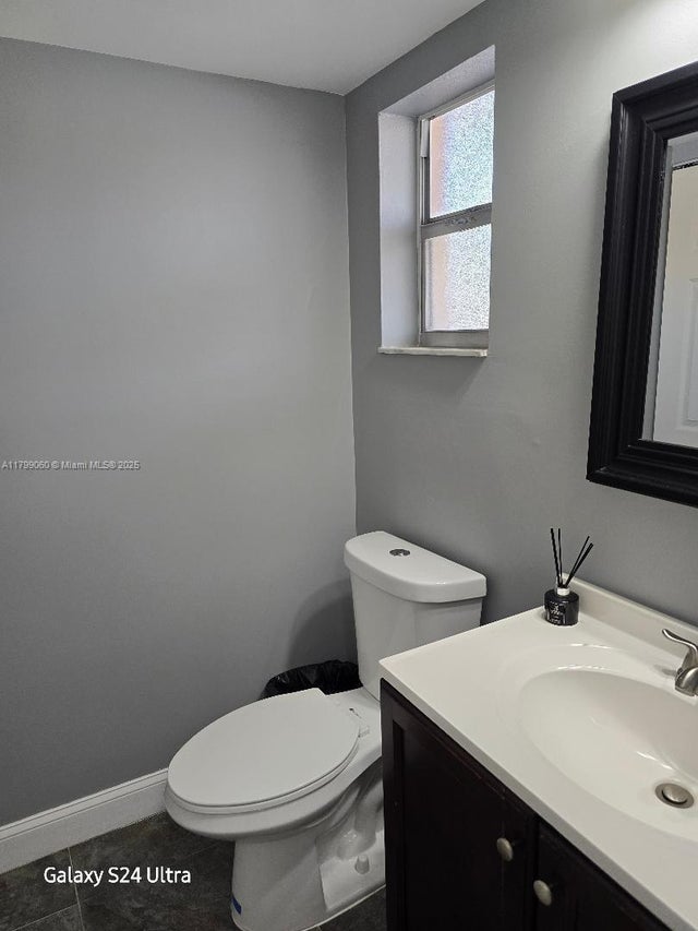 1 of 8 - 9800 Sunrise Lakes Blvd 104, Sunrise, FL