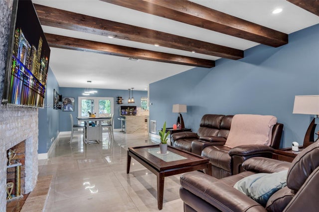 5 of 32 - 641 Sw 50th Ave, Margate, FL