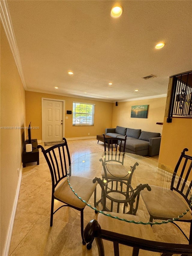 3 of 23 - 2200 Monroe St 33, Hollywood, FL