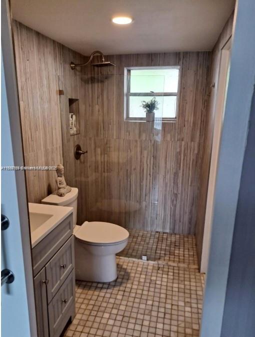 3 of 10 - 220 Kings Point Dr 106, Sunny Isles Beach, FL