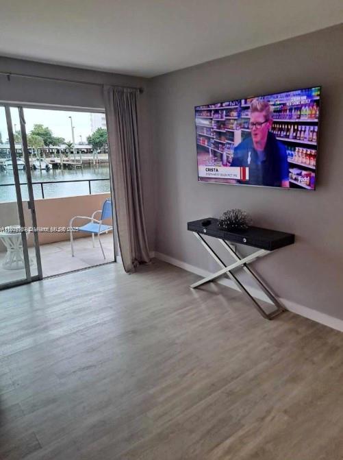 4 of 10 - 220 Kings Point Dr 106, Sunny Isles Beach, FL