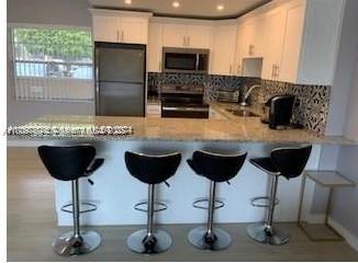 5 of 10 - 220 Kings Point Dr 106, Sunny Isles Beach, FL