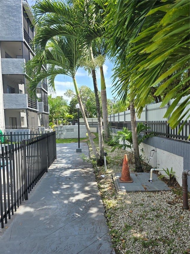 3 of 44 - 13500 Ne 3rd Ct 110, North Miami, FL