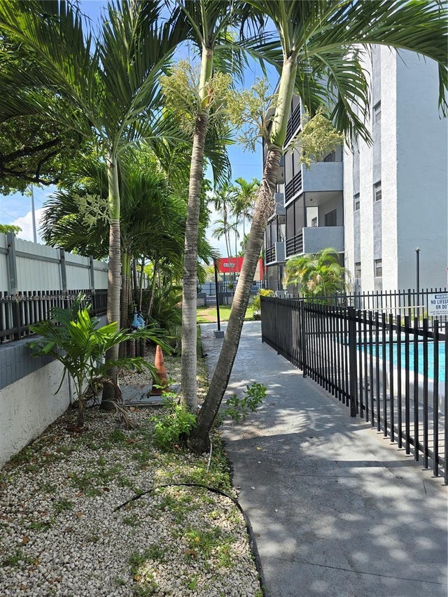 4 of 44 - 13500 Ne 3rd Ct 110, North Miami, FL