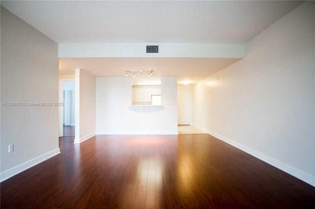 5 of 20 - 50 Sw Menores Ave 732, Coral Gables, FL