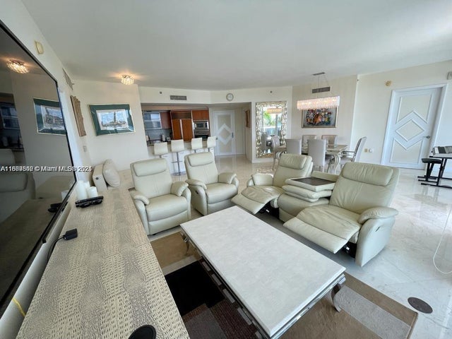 1 of 8 - 400 Alton Rd 808, Miami Beach, FL